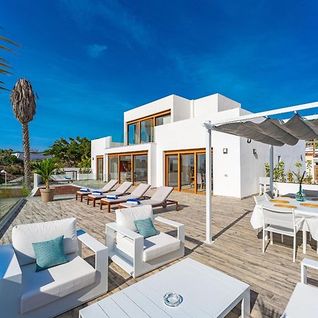 Fabulous Contemporary 5 Bedroom Villa With Private Heated Pool, Sleeps Max 13 Callao Salvaje Luaran gambar