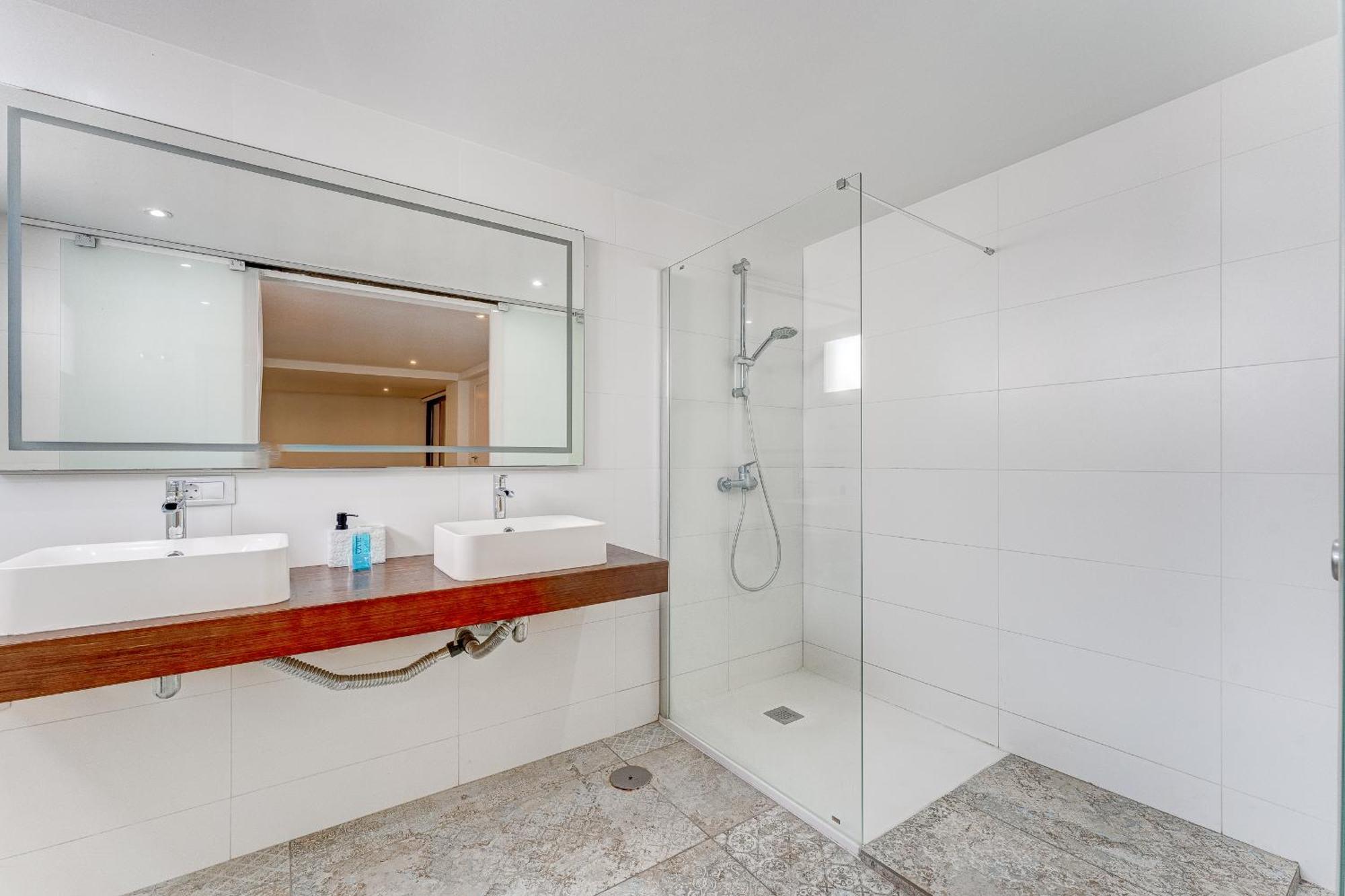 Fabulous Contemporary 5 Bedroom Villa With Private Heated Pool, Sleeps Max 13 Callao Salvaje Luaran gambar