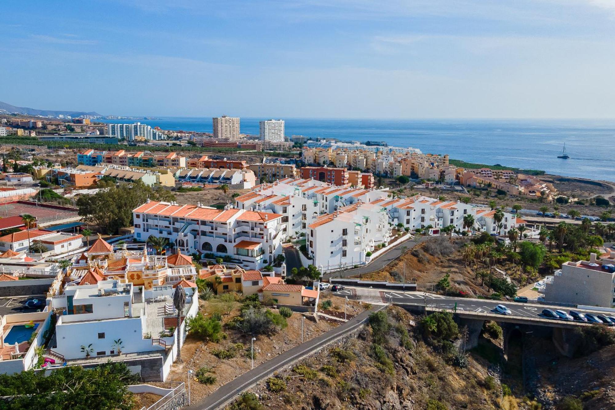 Fabulous Contemporary 5 Bedroom Villa With Private Heated Pool, Sleeps Max 13 Callao Salvaje Luaran gambar