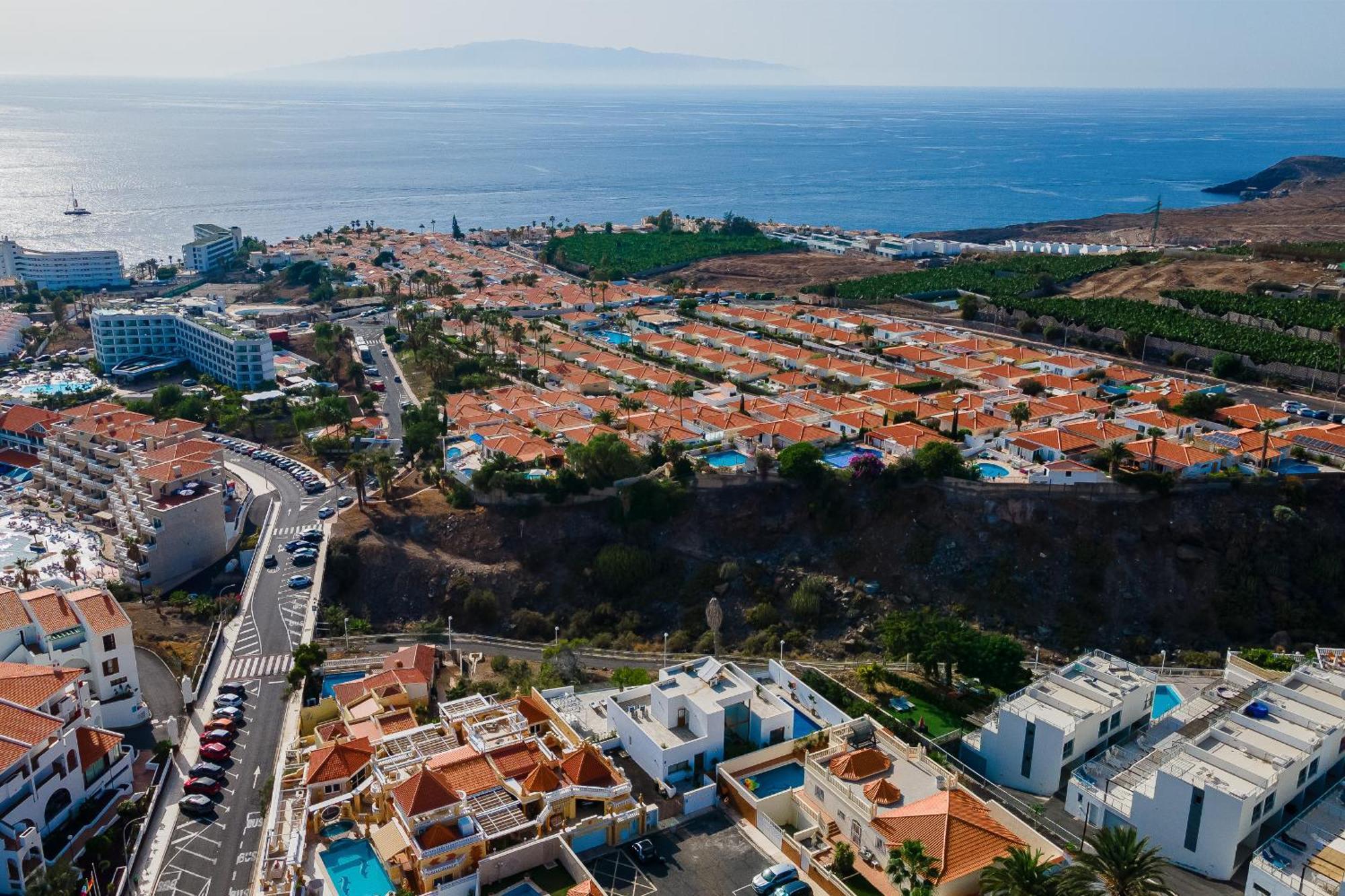 Fabulous Contemporary 5 Bedroom Villa With Private Heated Pool, Sleeps Max 13 Callao Salvaje Luaran gambar
