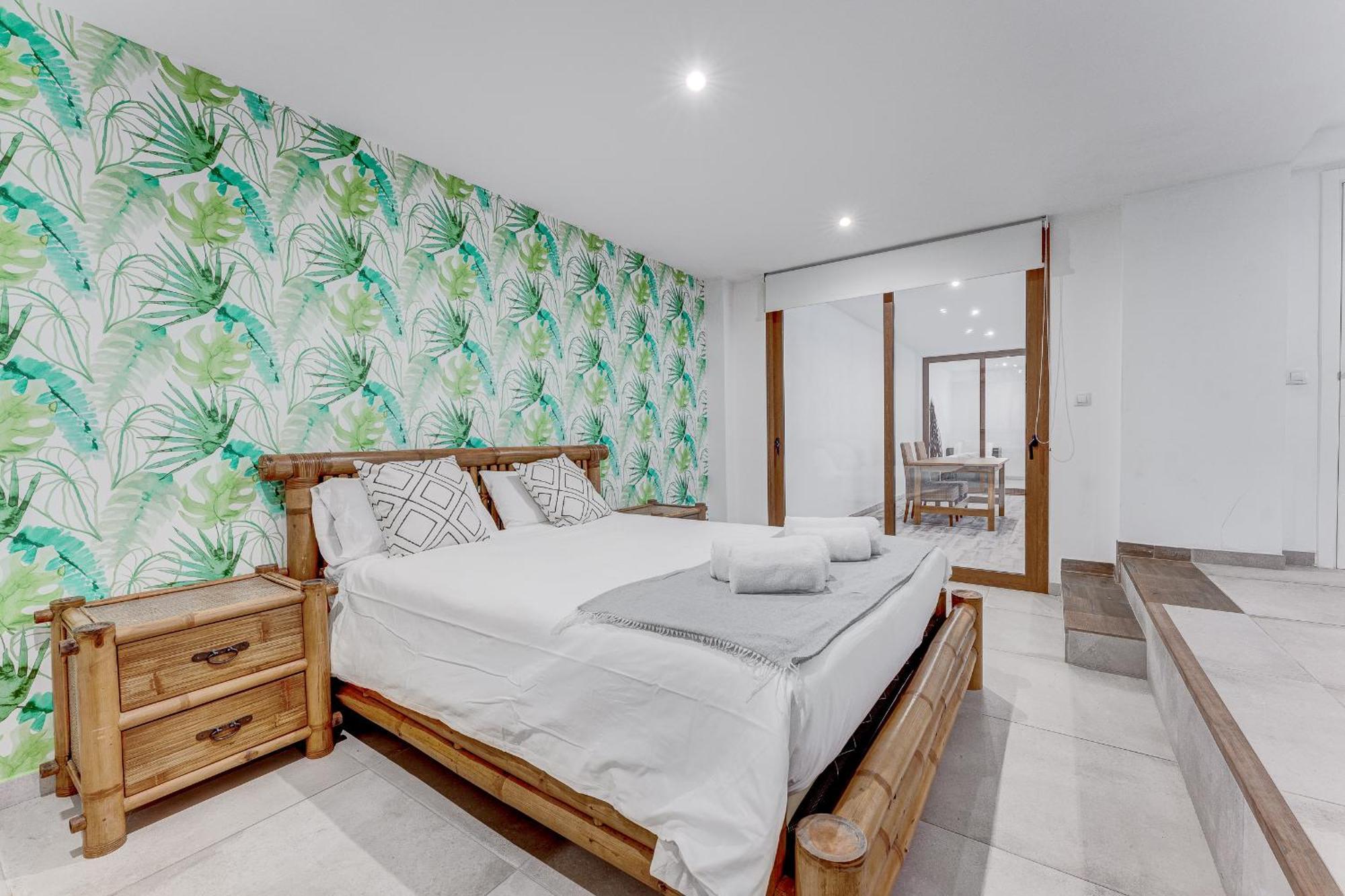 Fabulous Contemporary 5 Bedroom Villa With Private Heated Pool, Sleeps Max 13 Callao Salvaje Luaran gambar