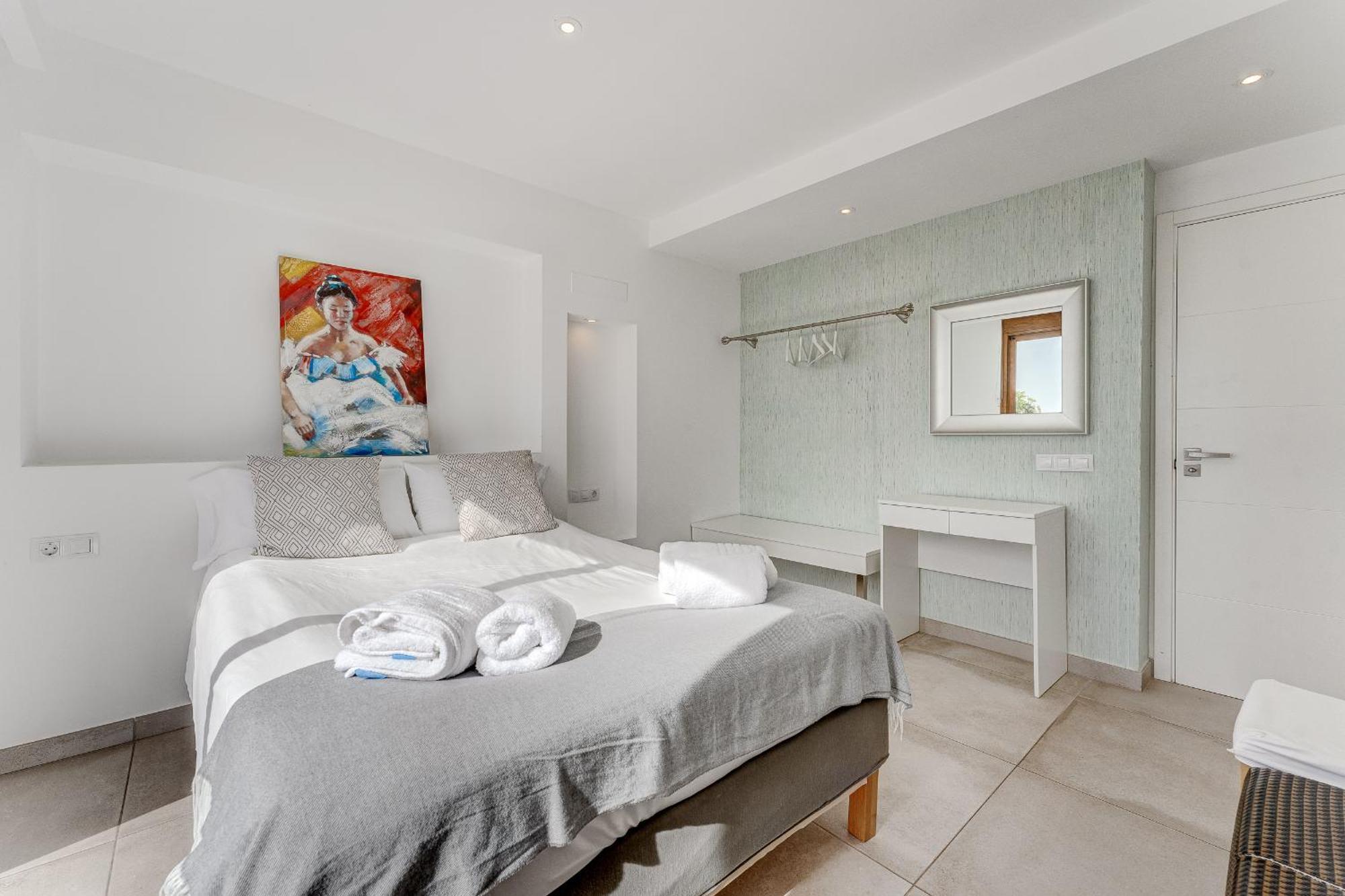 Fabulous Contemporary 5 Bedroom Villa With Private Heated Pool, Sleeps Max 13 Callao Salvaje Luaran gambar