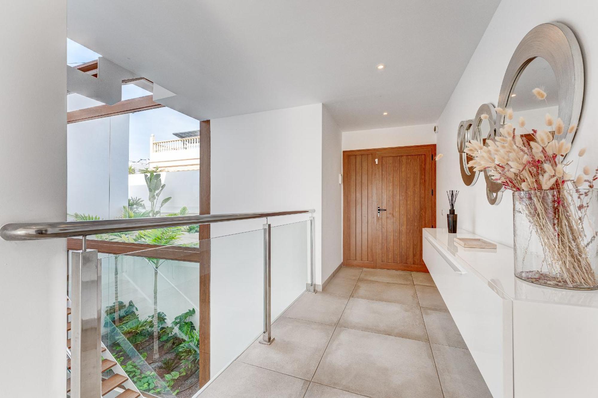 Fabulous Contemporary 5 Bedroom Villa With Private Heated Pool, Sleeps Max 13 Callao Salvaje Luaran gambar