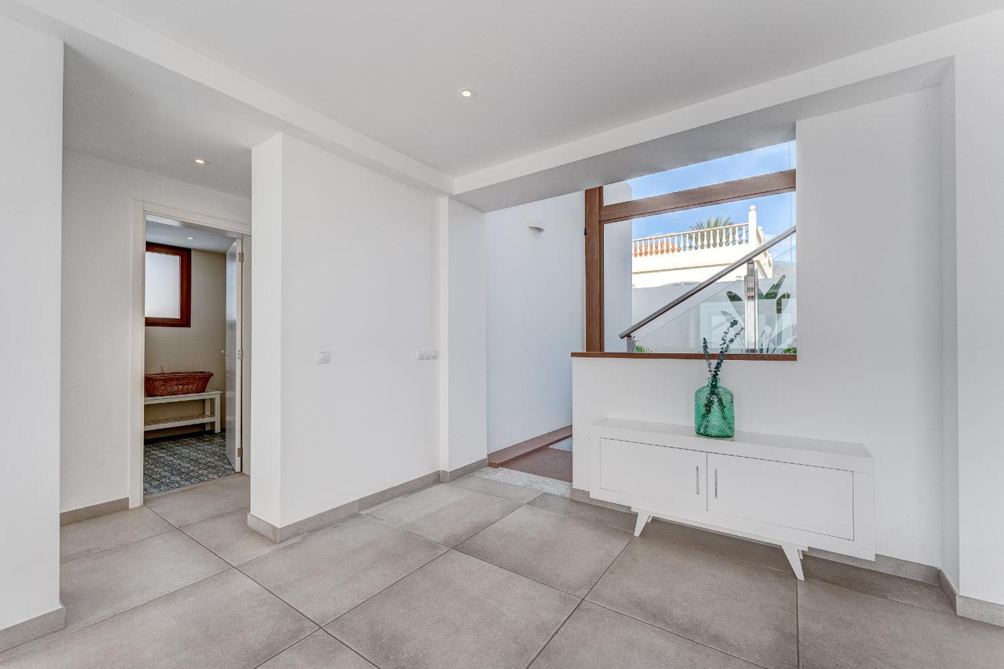 Fabulous Contemporary 5 Bedroom Villa With Private Heated Pool, Sleeps Max 13 Callao Salvaje Luaran gambar