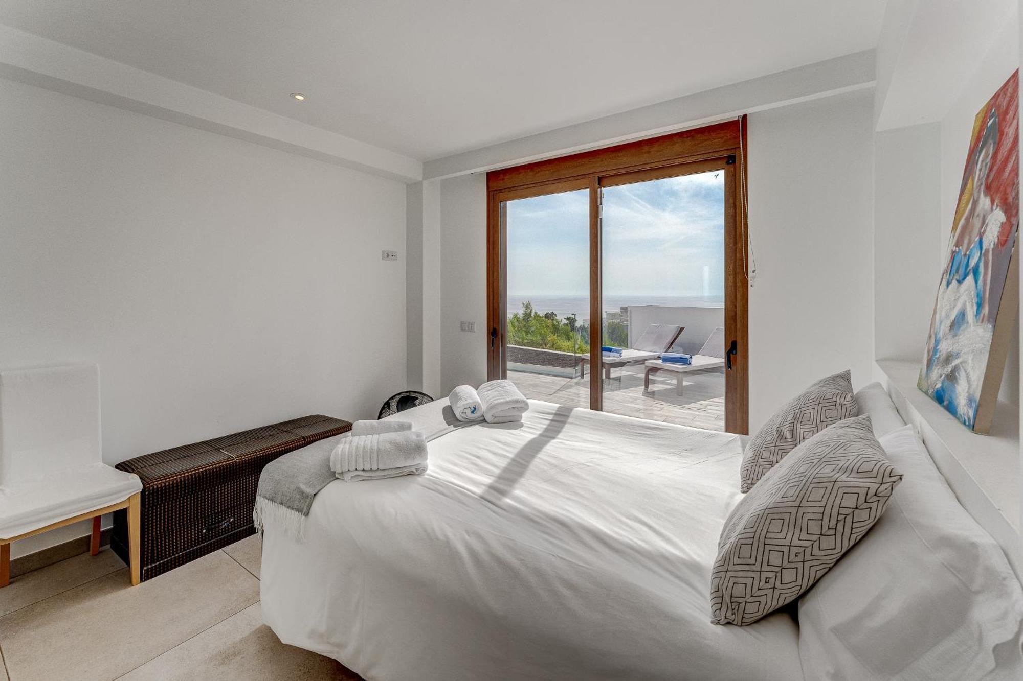 Fabulous Contemporary 5 Bedroom Villa With Private Heated Pool, Sleeps Max 13 Callao Salvaje Luaran gambar