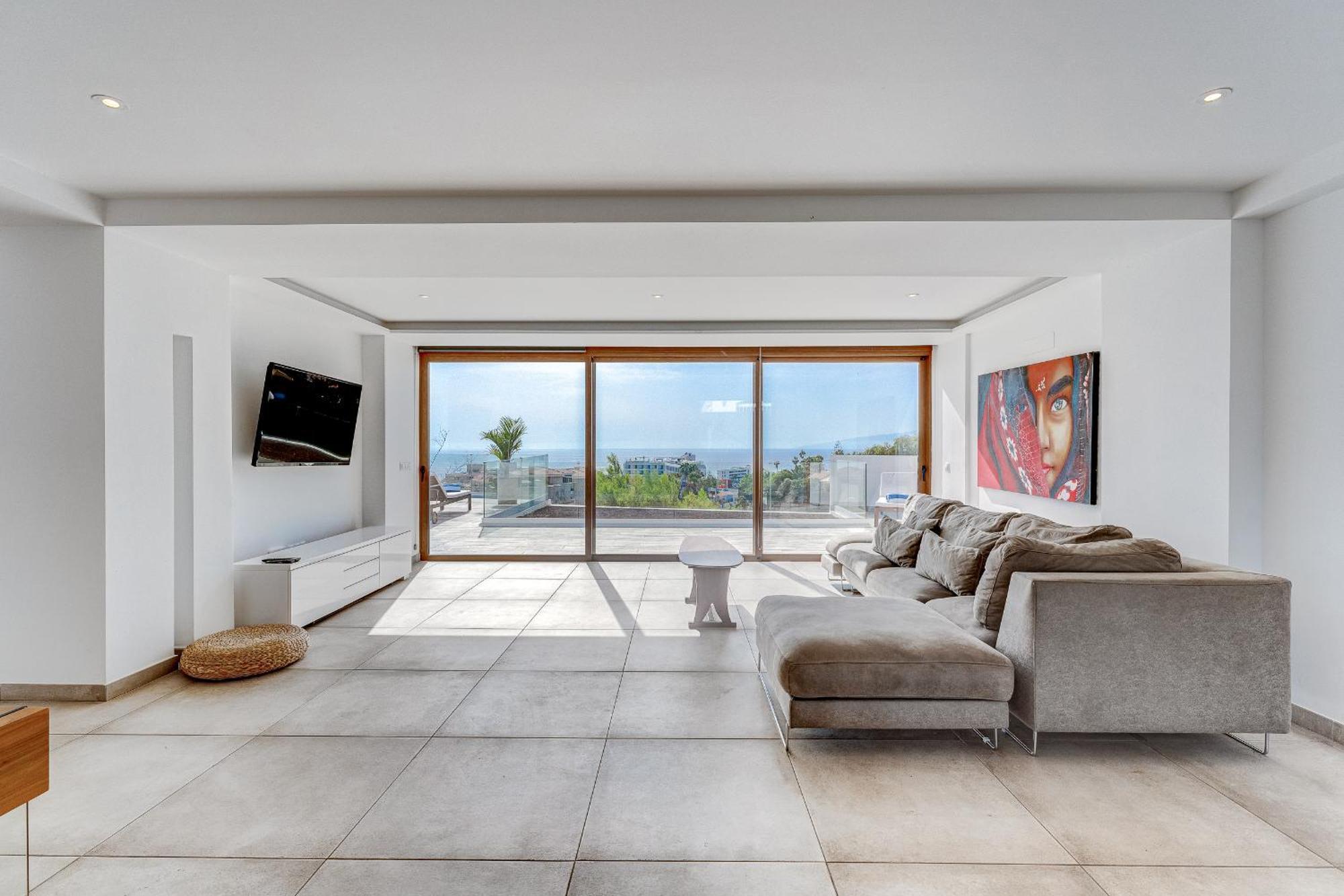 Fabulous Contemporary 5 Bedroom Villa With Private Heated Pool, Sleeps Max 13 Callao Salvaje Luaran gambar
