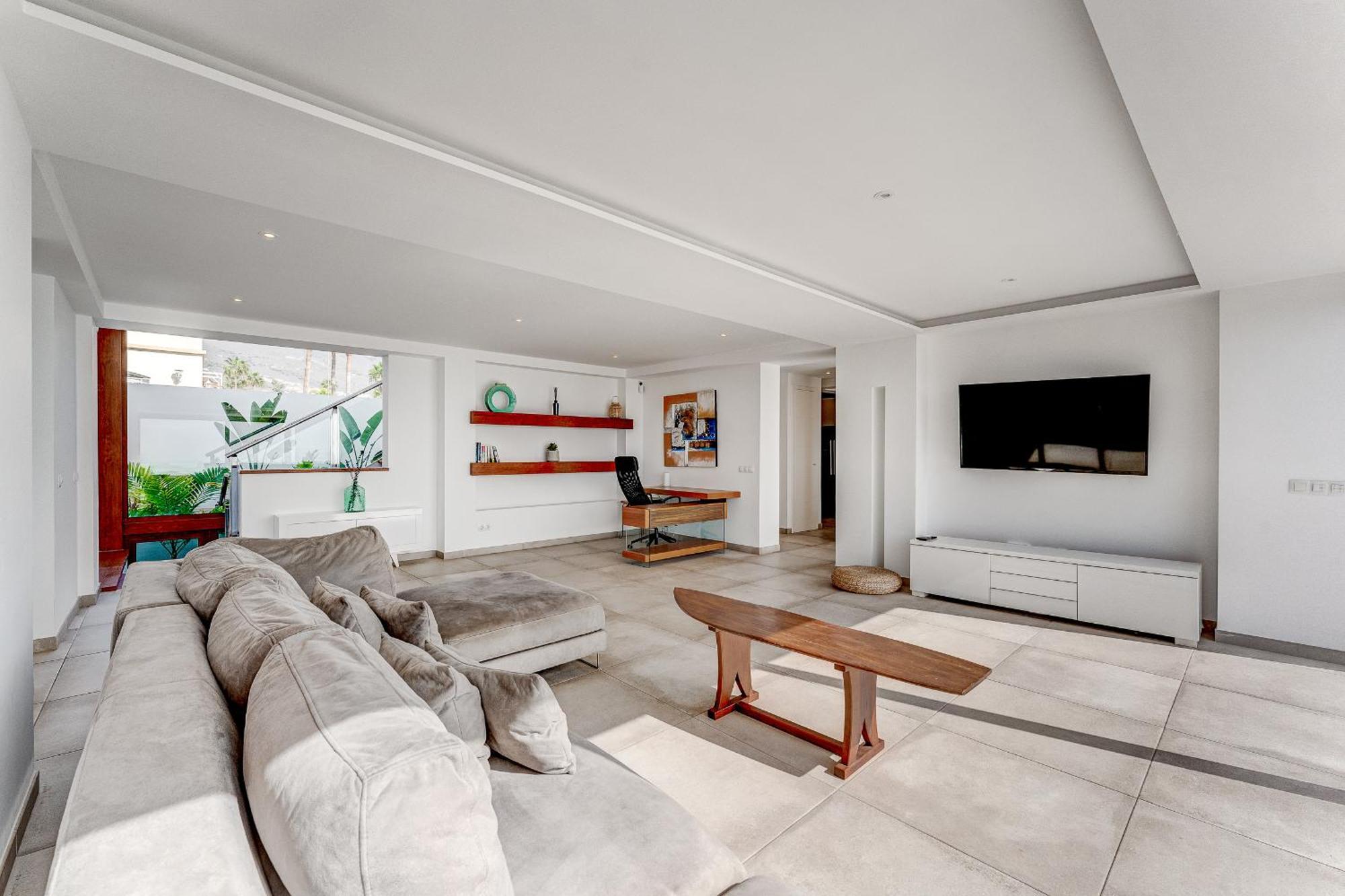 Fabulous Contemporary 5 Bedroom Villa With Private Heated Pool, Sleeps Max 13 Callao Salvaje Luaran gambar