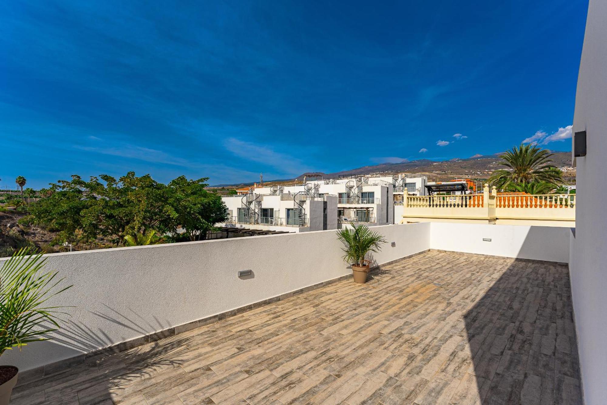 Fabulous Contemporary 5 Bedroom Villa With Private Heated Pool, Sleeps Max 13 Callao Salvaje Luaran gambar