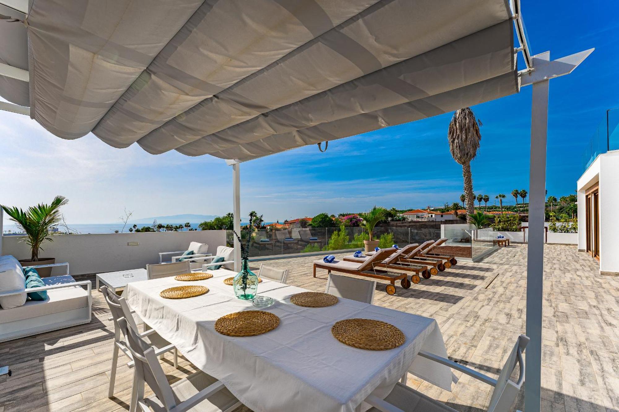 Fabulous Contemporary 5 Bedroom Villa With Private Heated Pool, Sleeps Max 13 Callao Salvaje Luaran gambar